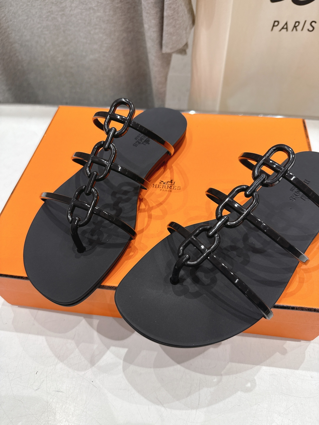 高版本出厂 Hermes/爱马仕F036 H家2026ss夏季新款 Extra度假风平底夹脚沙滩女拖鞋H