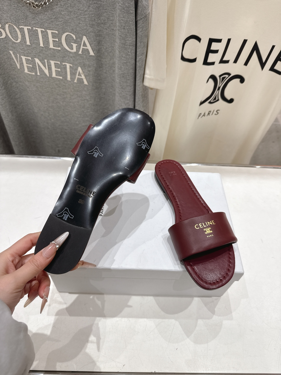 高版本出厂 Celine/塞琳2026ss思琳F035夏季新款凯旋门Logo平底拖鞋高级感十足 网红in