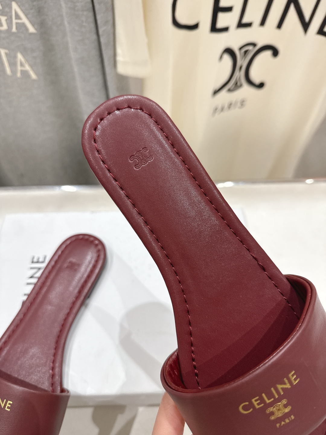 高版本出厂 Celine/塞琳2026ss思琳F035夏季新款凯旋门Logo平底拖鞋高级感十足 网红in