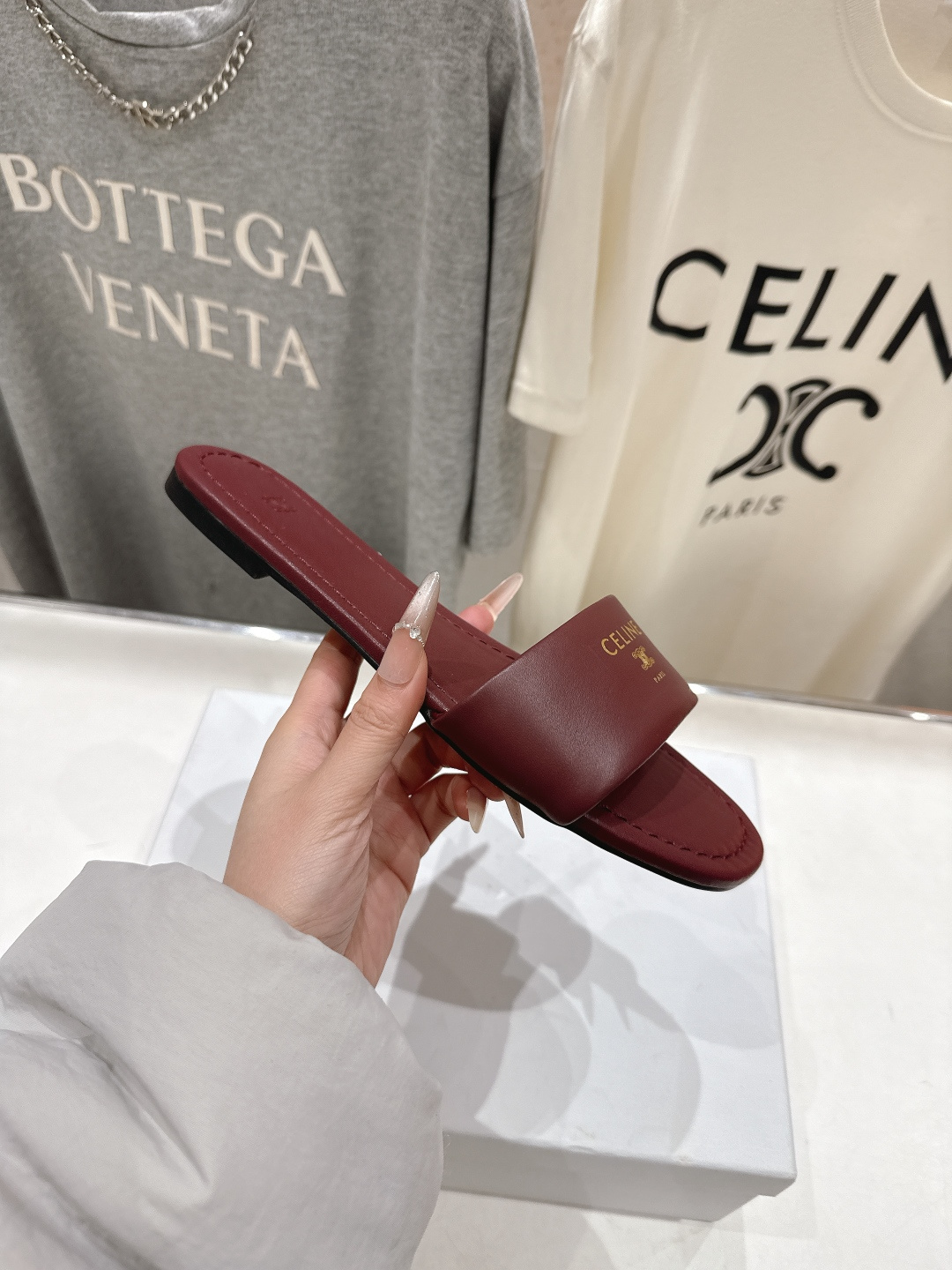 高版本出厂 Celine/塞琳2026ss思琳F035夏季新款凯旋门Logo平底拖鞋高级感十足 网红in