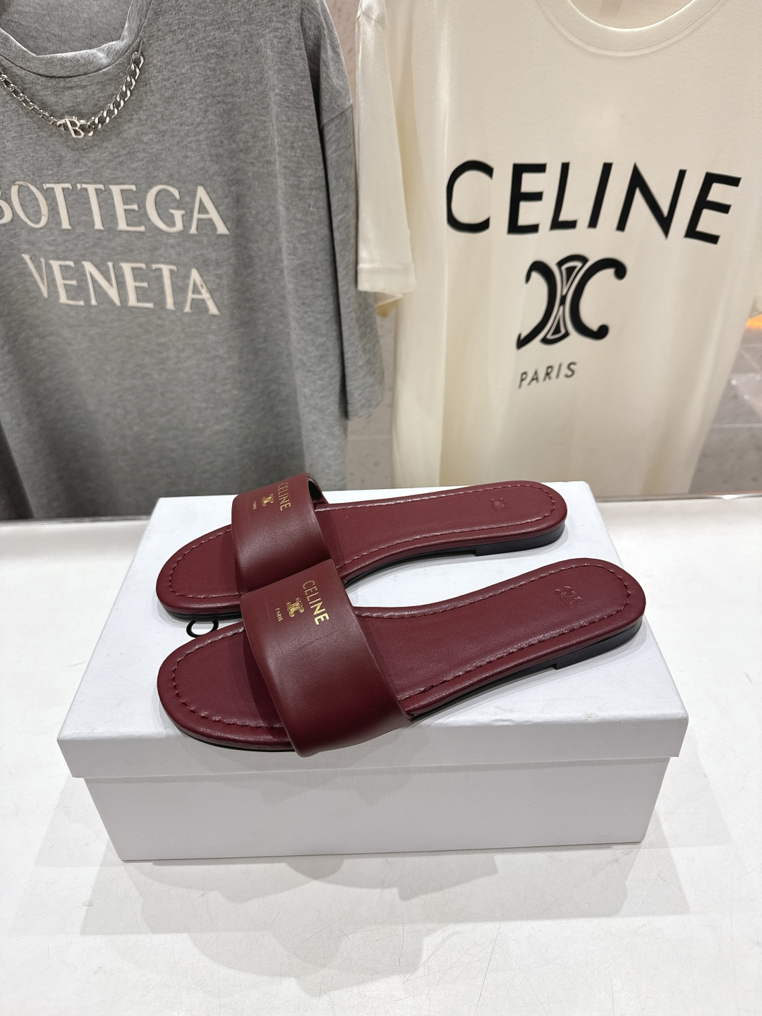 高版本出厂 Celine/塞琳2026ss思琳F035夏季新款凯旋门Logo平底拖鞋高级感十足 网红in