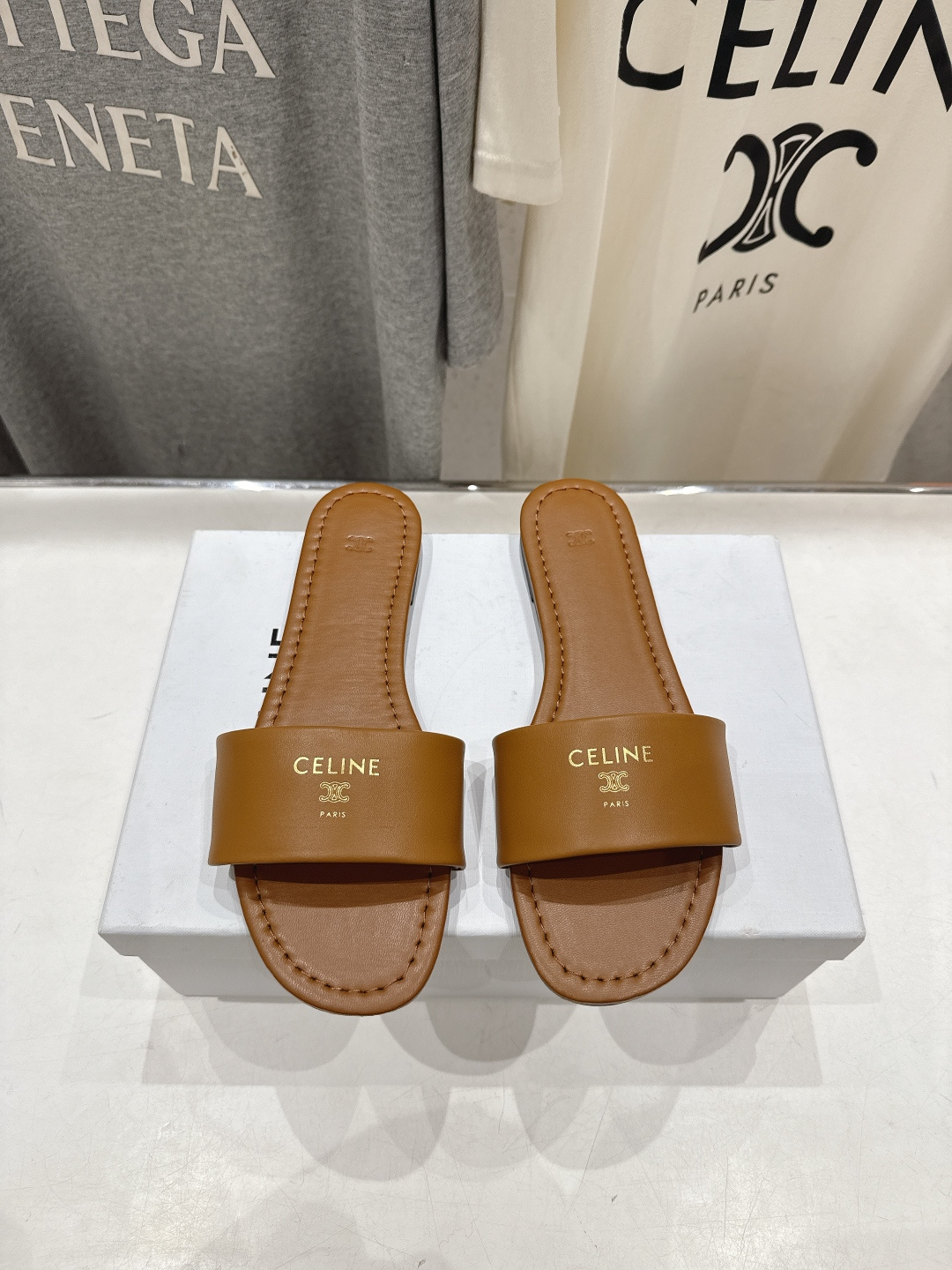 高版本出厂 Celine/塞琳2026ss思琳F035夏季新款凯旋门Logo平底拖鞋高级感十足 网红in