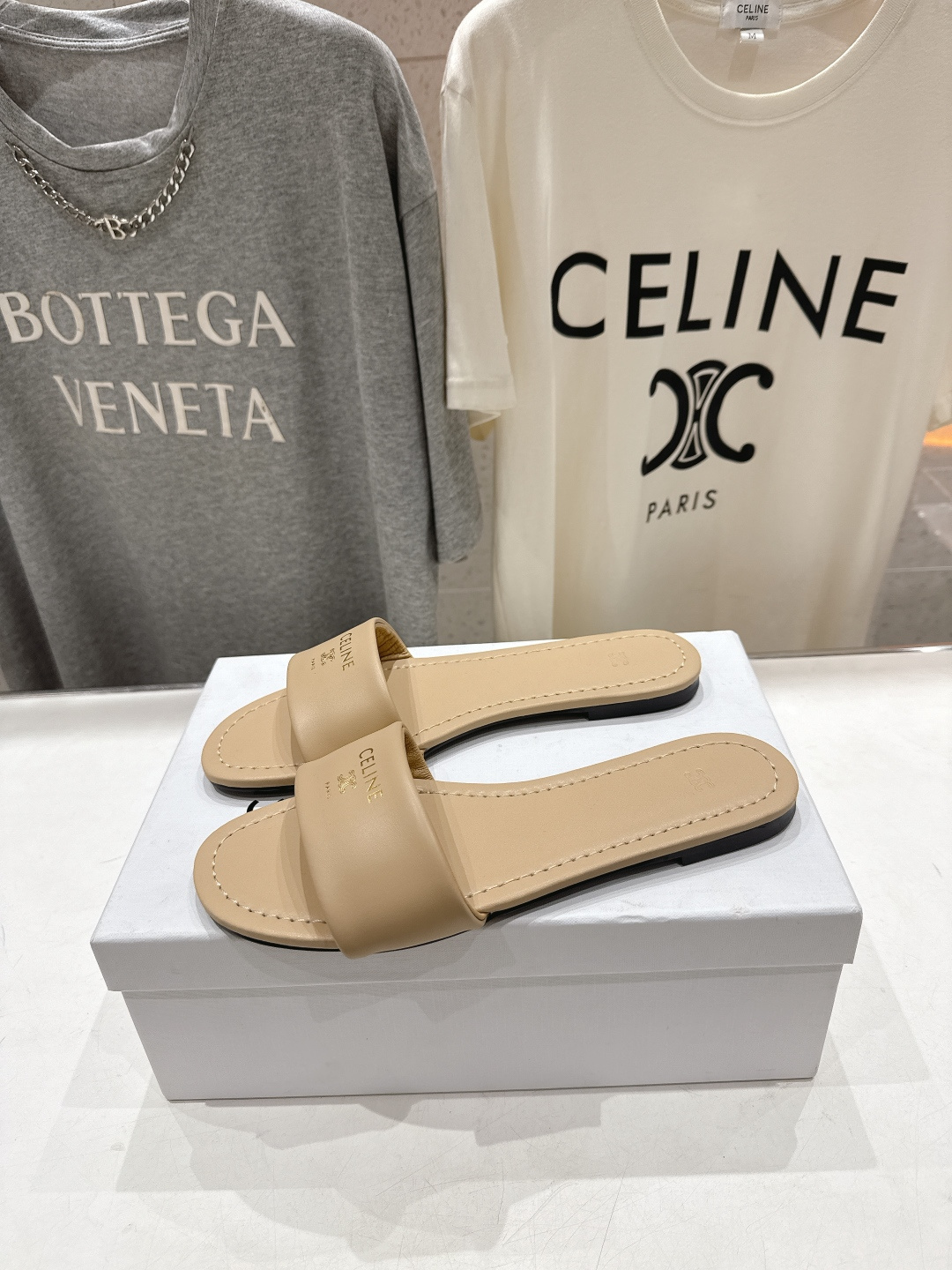 高版本出厂 Celine/塞琳2026ss思琳F035夏季新款凯旋门Logo平底拖鞋高级感十足 网红in