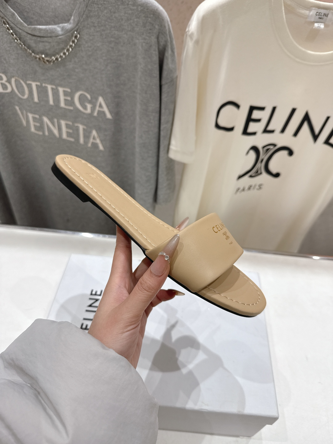 高版本出厂 Celine/塞琳2026ss思琳F035夏季新款凯旋门Logo平底拖鞋高级感十足 网红in