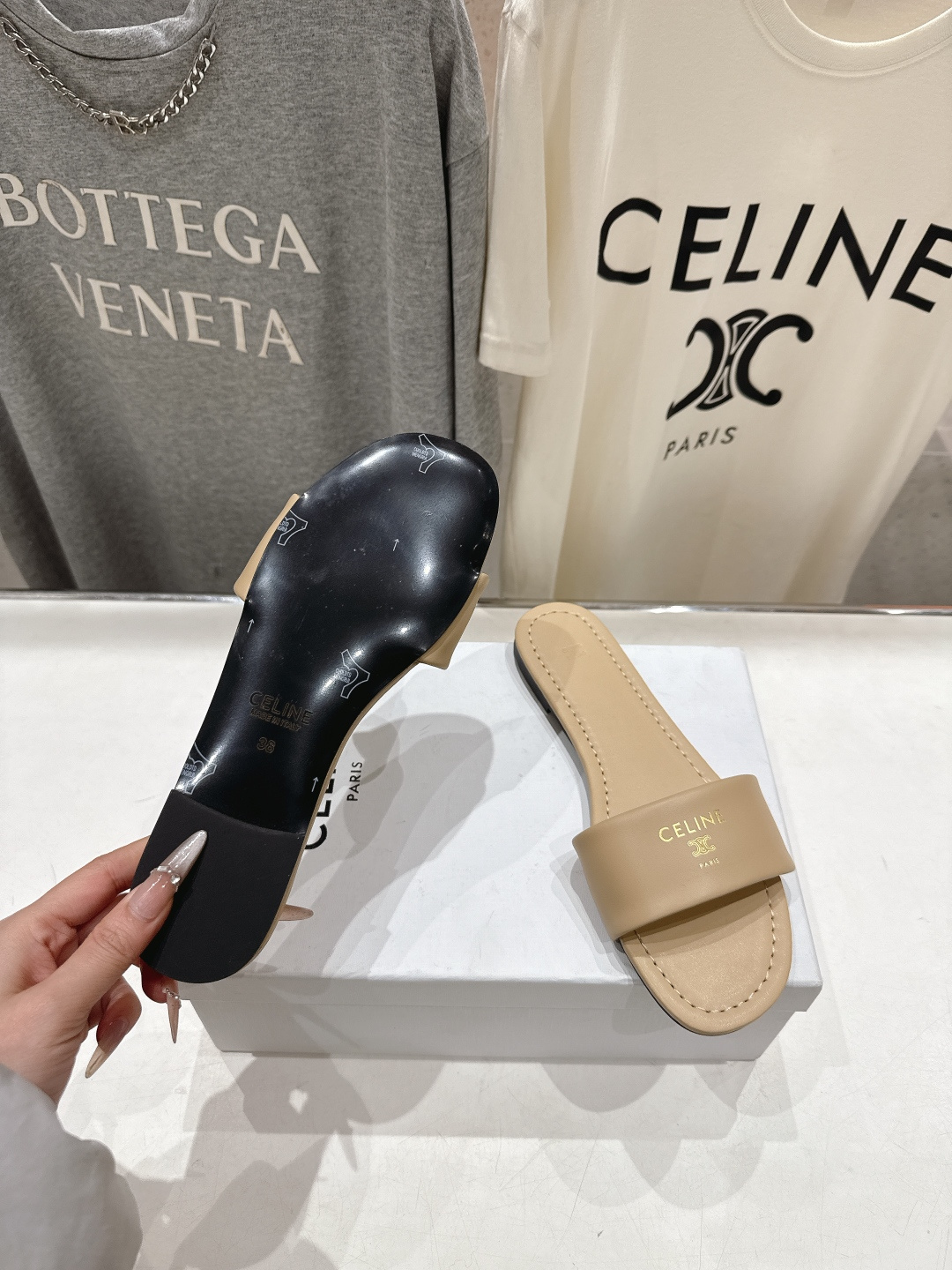 高版本出厂 Celine/塞琳2026ss思琳F035夏季新款凯旋门Logo平底拖鞋高级感十足 网红in