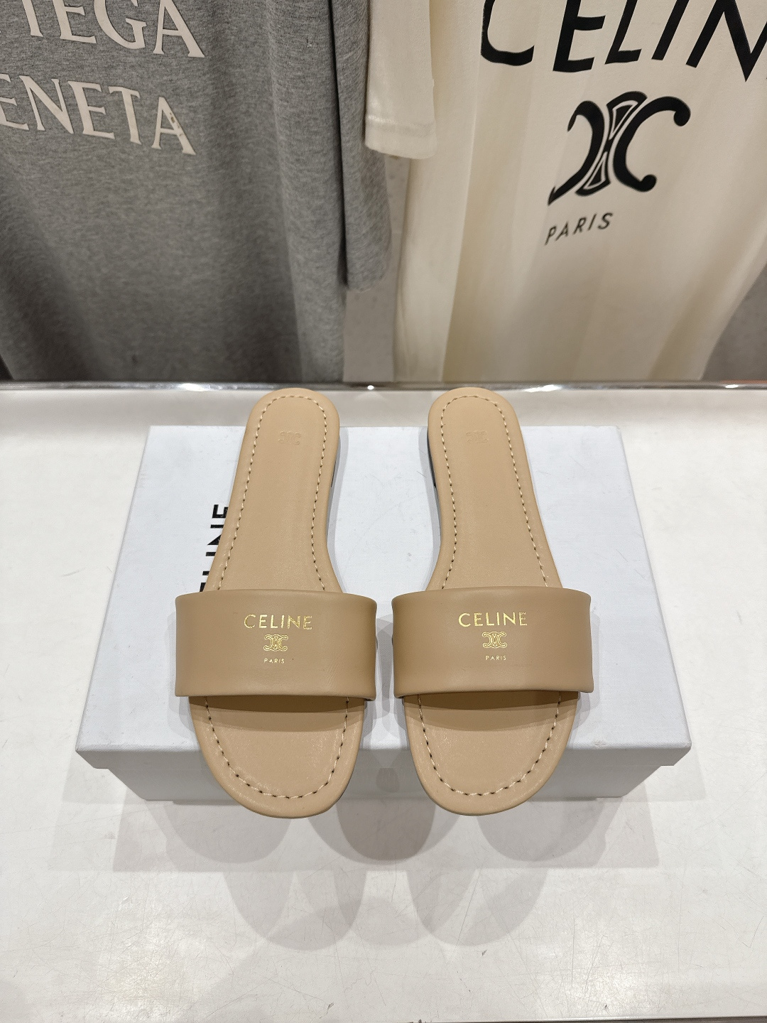 高版本出厂 Celine/塞琳2026ss思琳F035夏季新款凯旋门Logo平底拖鞋高级感十足 网红in