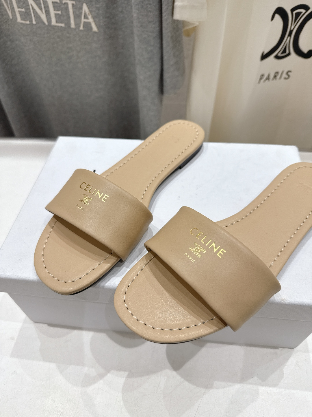 高版本出厂 Celine/塞琳2026ss思琳F035夏季新款凯旋门Logo平底拖鞋高级感十足 网红in