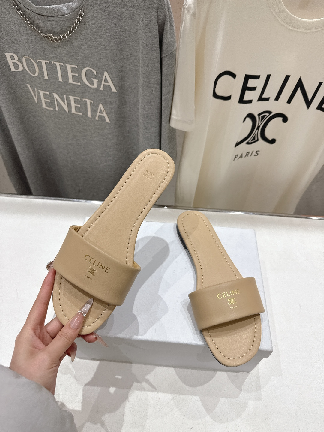 高版本出厂 Celine/塞琳2026ss思琳F035夏季新款凯旋门Logo平底拖鞋高级感十足 网红in