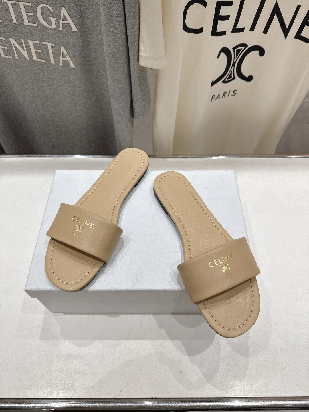 高版本出厂 Celine/塞琳2026ss思琳F035夏季新款凯旋门Logo平底拖鞋高级感十足 网红in