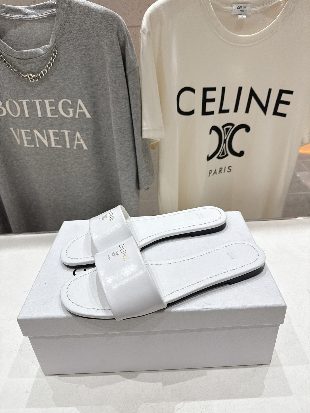 高版本出厂 Celine/塞琳2026ss思琳F035夏季新款凯旋门Logo平底拖鞋高级感十足 网红in