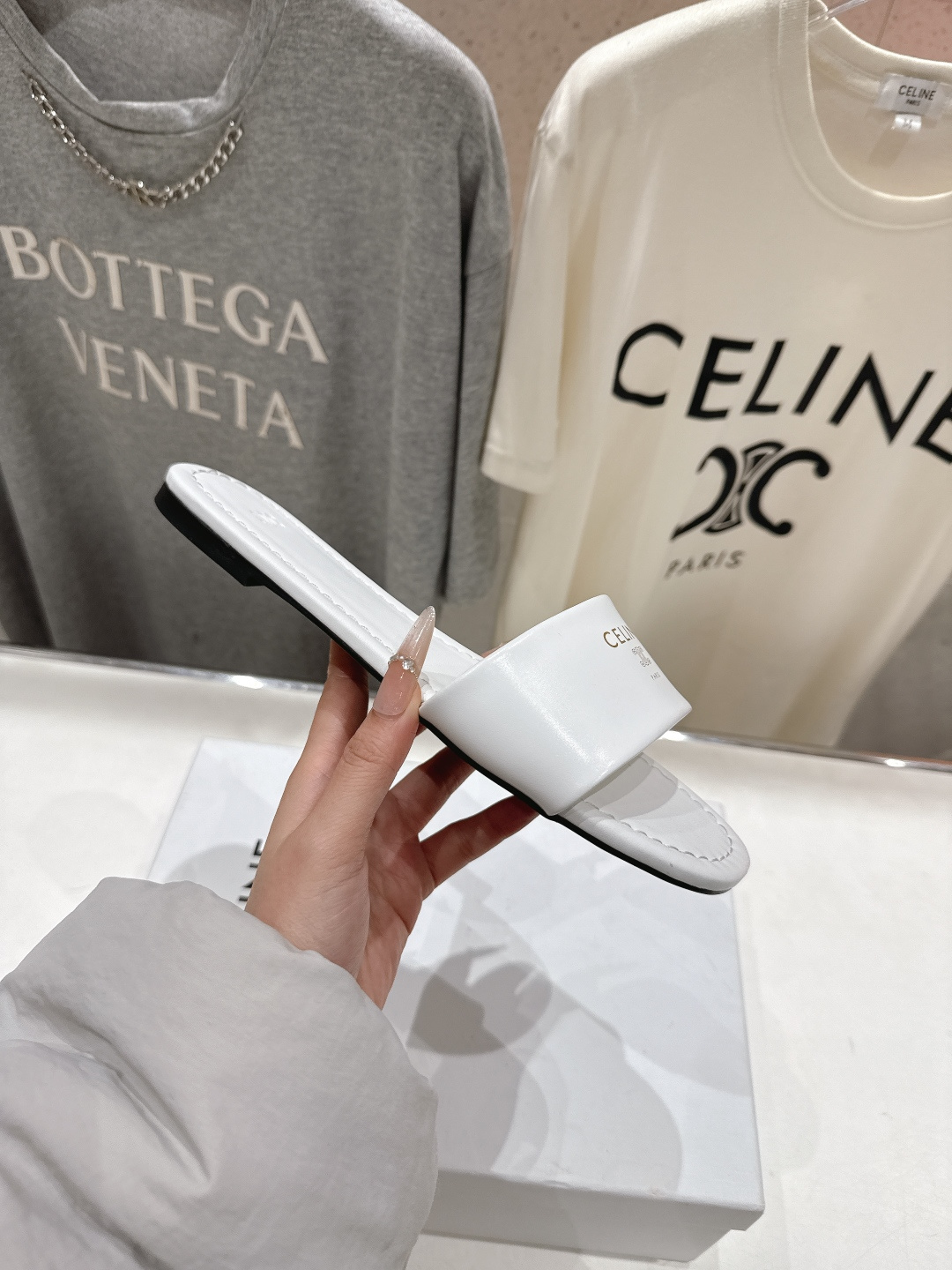 高版本出厂 Celine/塞琳2026ss思琳F035夏季新款凯旋门Logo平底拖鞋高级感十足 网红in
