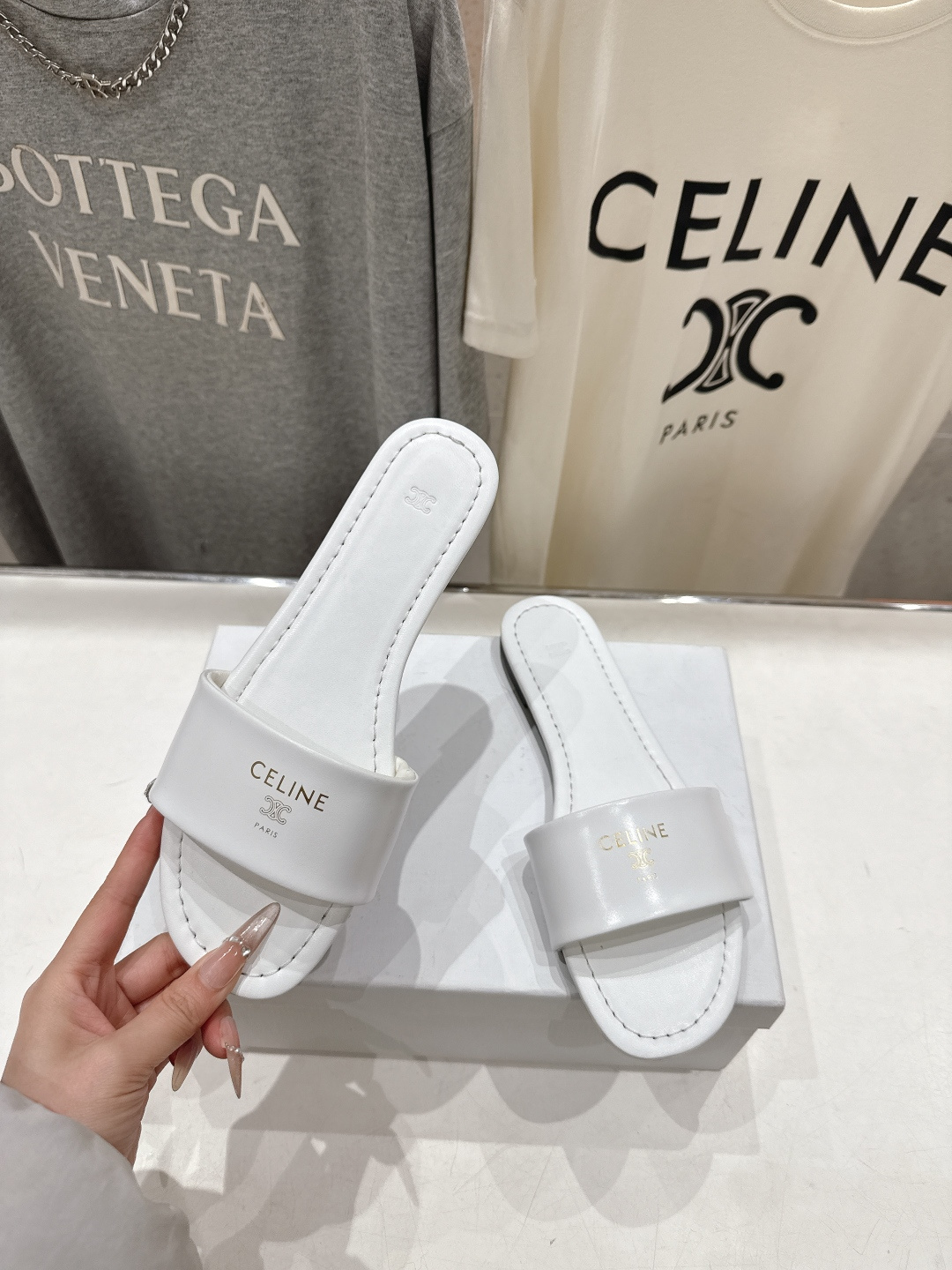 高版本出厂 Celine/塞琳2026ss思琳F035夏季新款凯旋门Logo平底拖鞋高级感十足 网红in