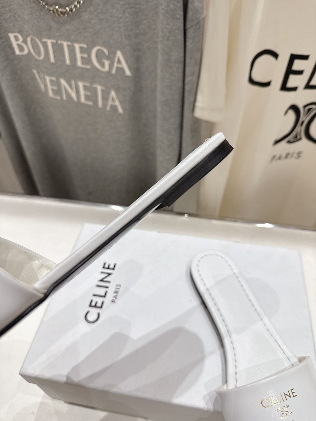 高版本出厂 Celine/塞琳2026ss思琳F035夏季新款凯旋门Logo平底拖鞋高级感十足 网红in