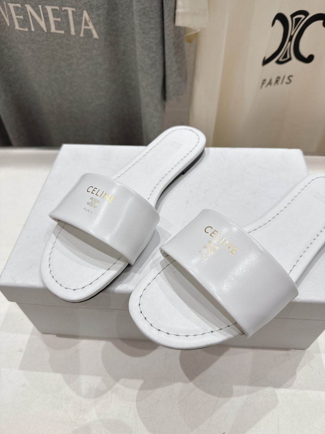 高版本出厂 Celine/塞琳2026ss思琳F035夏季新款凯旋门Logo平底拖鞋高级感十足 网红in