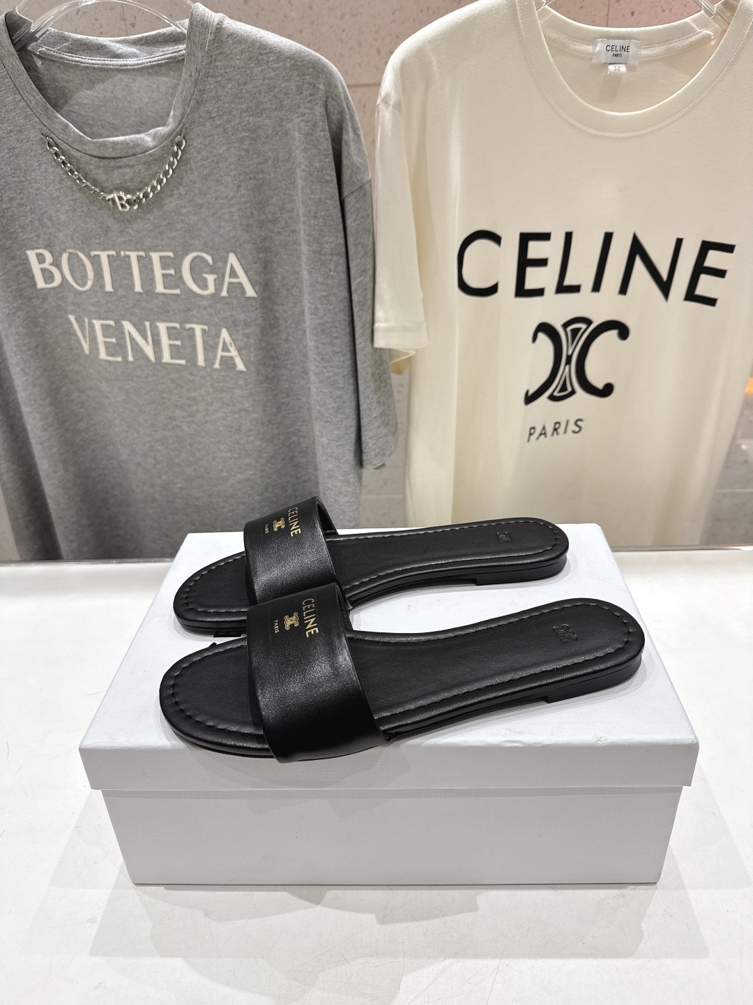 高版本出厂 Celine/塞琳2026ss思琳F035夏季新款凯旋门Logo平底拖鞋高级感十足 网红in