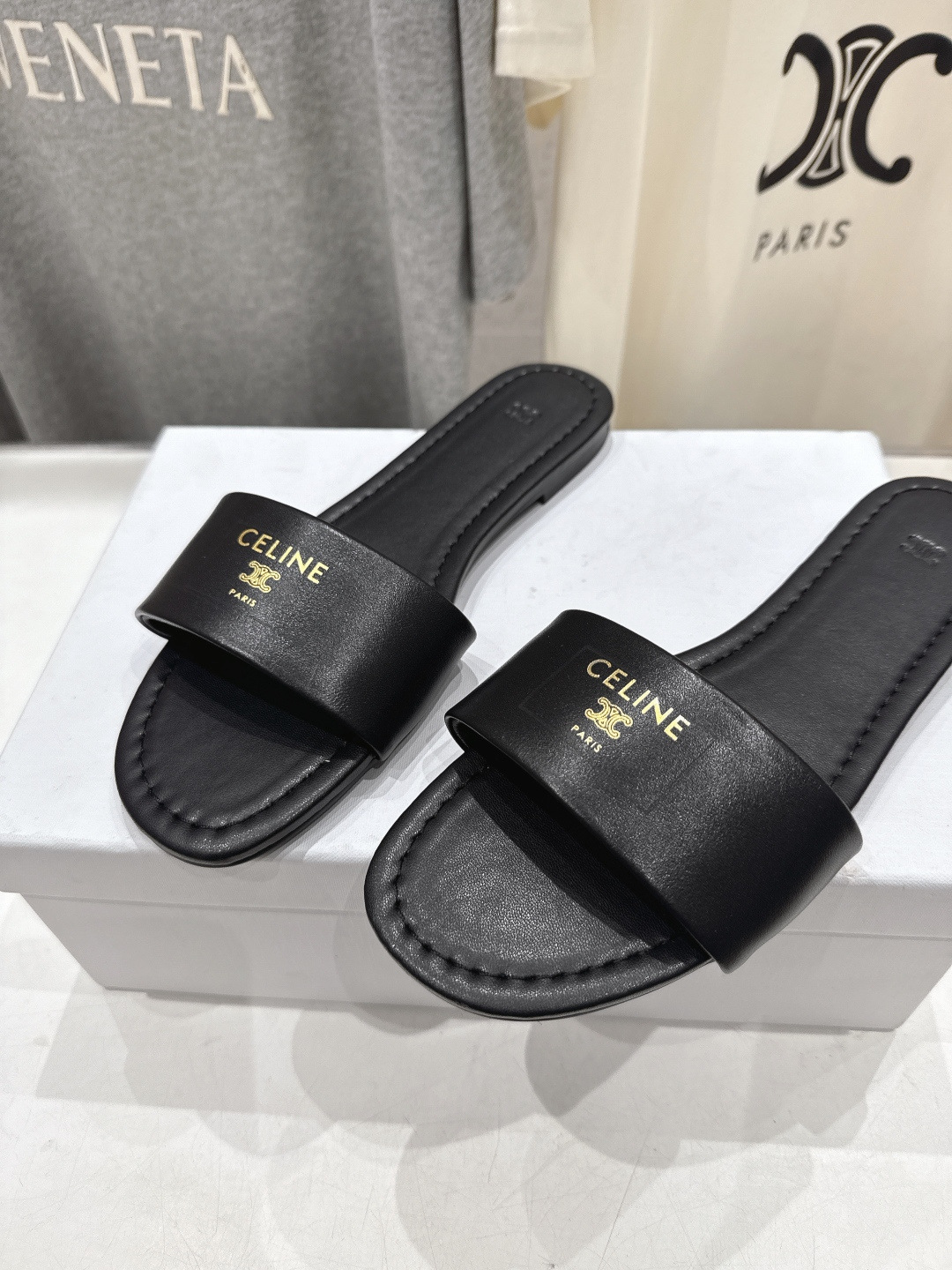 高版本出厂 Celine/塞琳2026ss思琳F035夏季新款凯旋门Logo平底拖鞋高级感十足 网红in