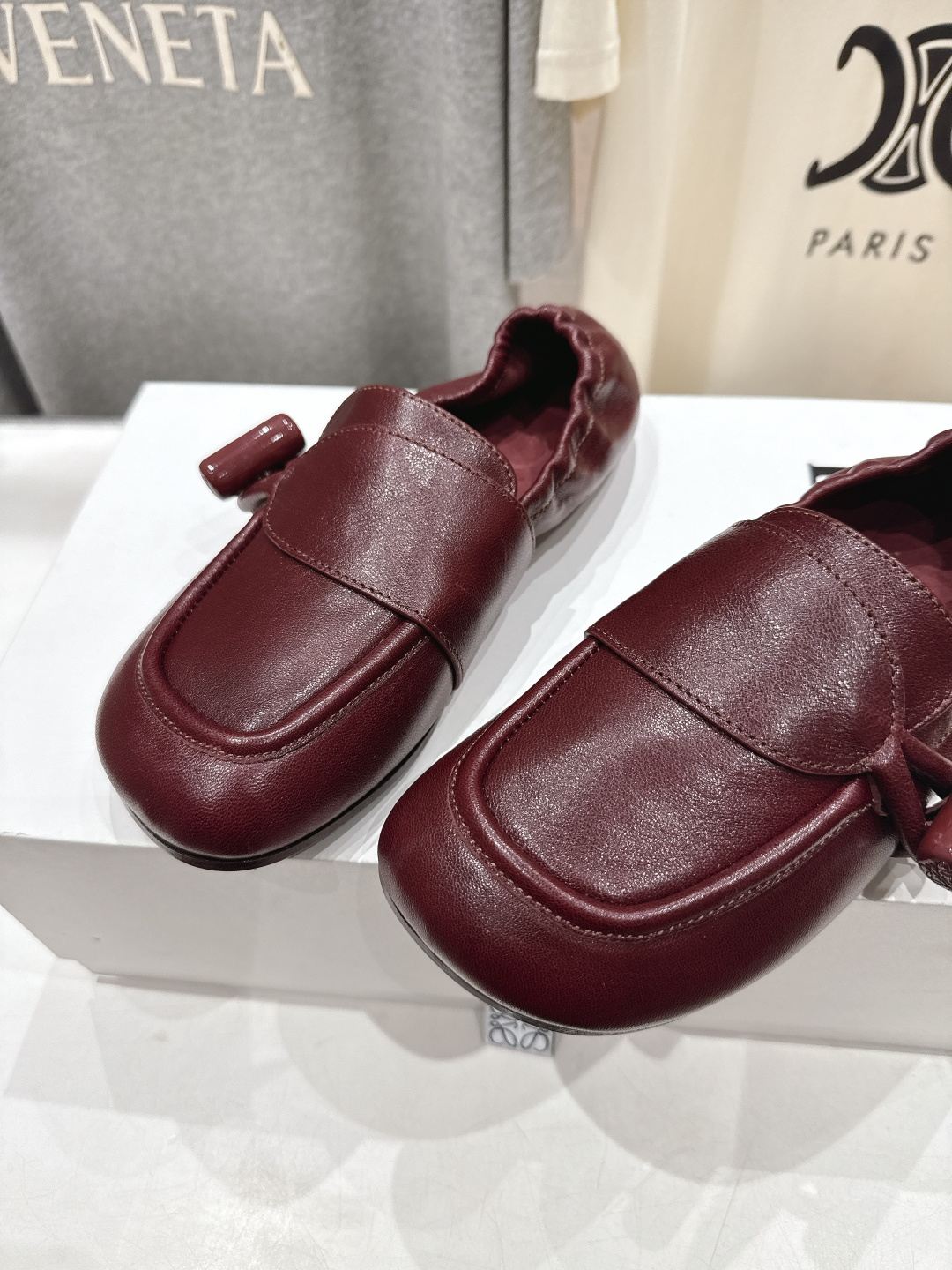 高版本出厂 LOEWE/罗意威F027 26ss春夏新款平底复古乐福鞋一脚蹬懒人鞋休闲鞋原版购入，细节把