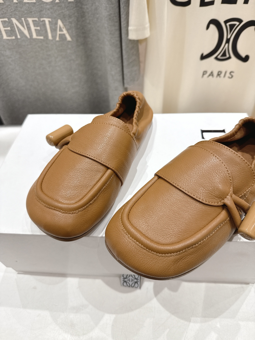 高版本出厂 LOEWE/罗意威F027 26ss春夏新款平底复古乐福鞋一脚蹬懒人鞋休闲鞋原版购入，细节把