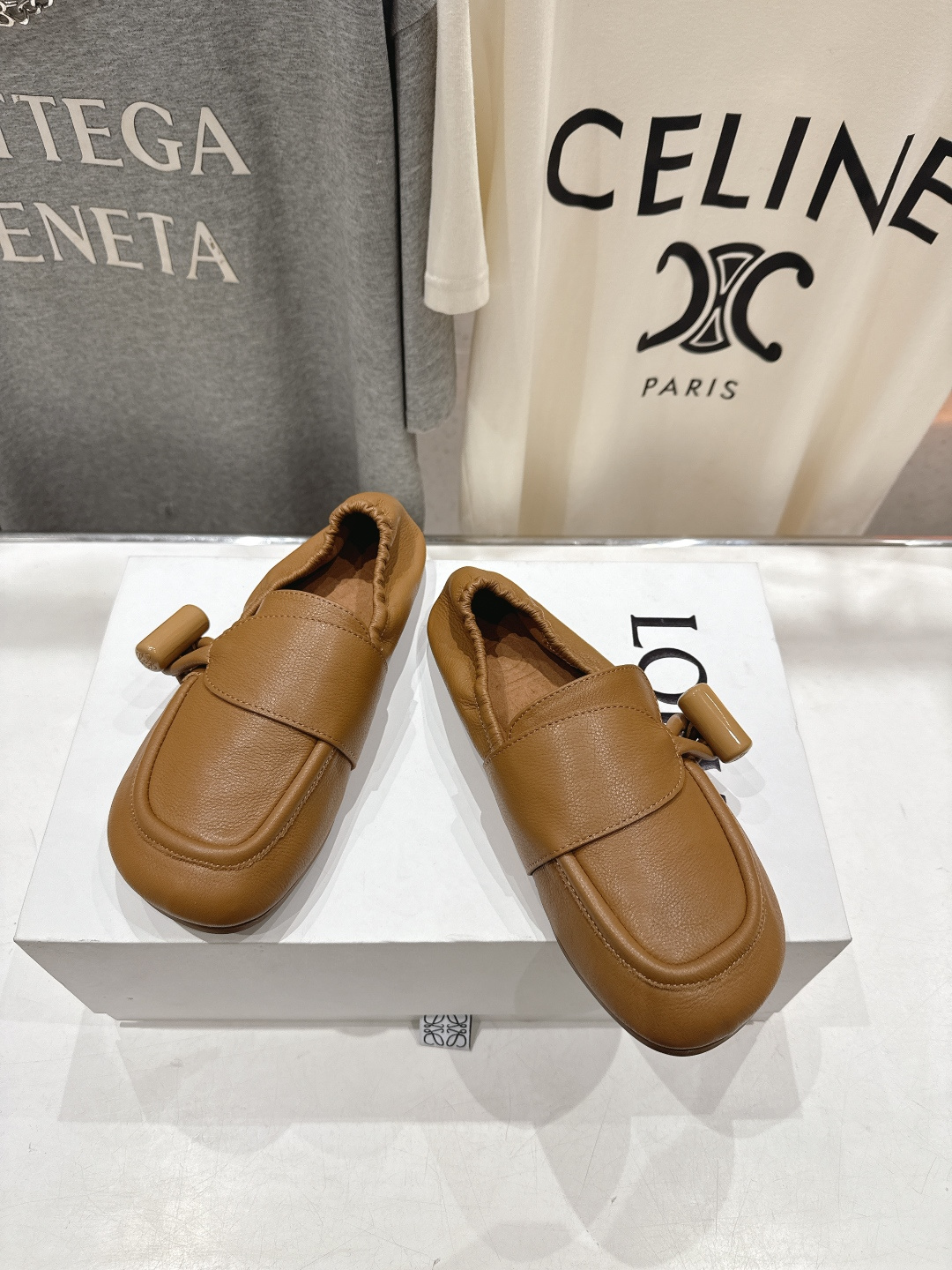 高版本出厂 LOEWE/罗意威F027 26ss春夏新款平底复古乐福鞋一脚蹬懒人鞋休闲鞋原版购入，细节把