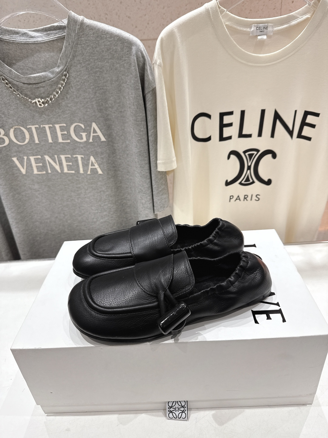 高版本出厂 LOEWE/罗意威F027 26ss春夏新款平底复古乐福鞋一脚蹬懒人鞋休闲鞋原版购入，细节把