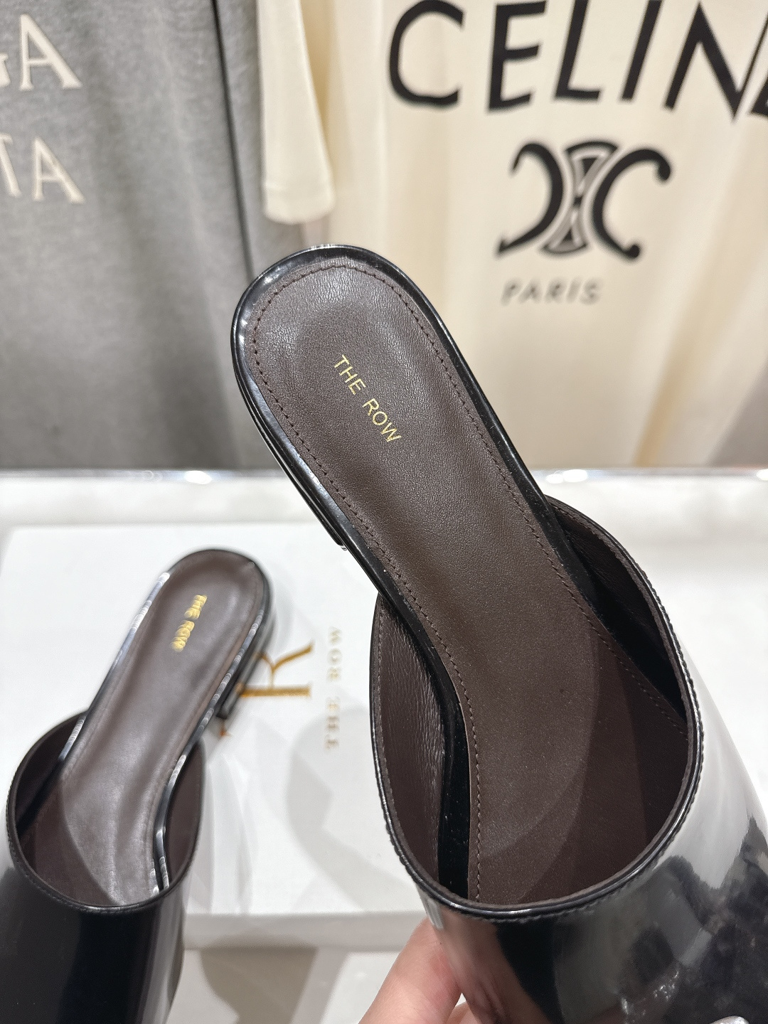 高版本出厂 the row 2026ss春夏走秀爆款小方头平底鞋玛丽珍半拖单鞋非常舒服的平底鞋，极简设计