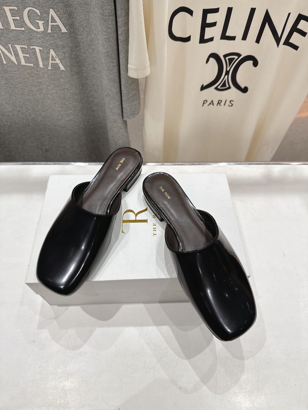 高版本出厂 the row 2026ss春夏走秀爆款小方头平底鞋玛丽珍半拖单鞋非常舒服的平底鞋，极简设计