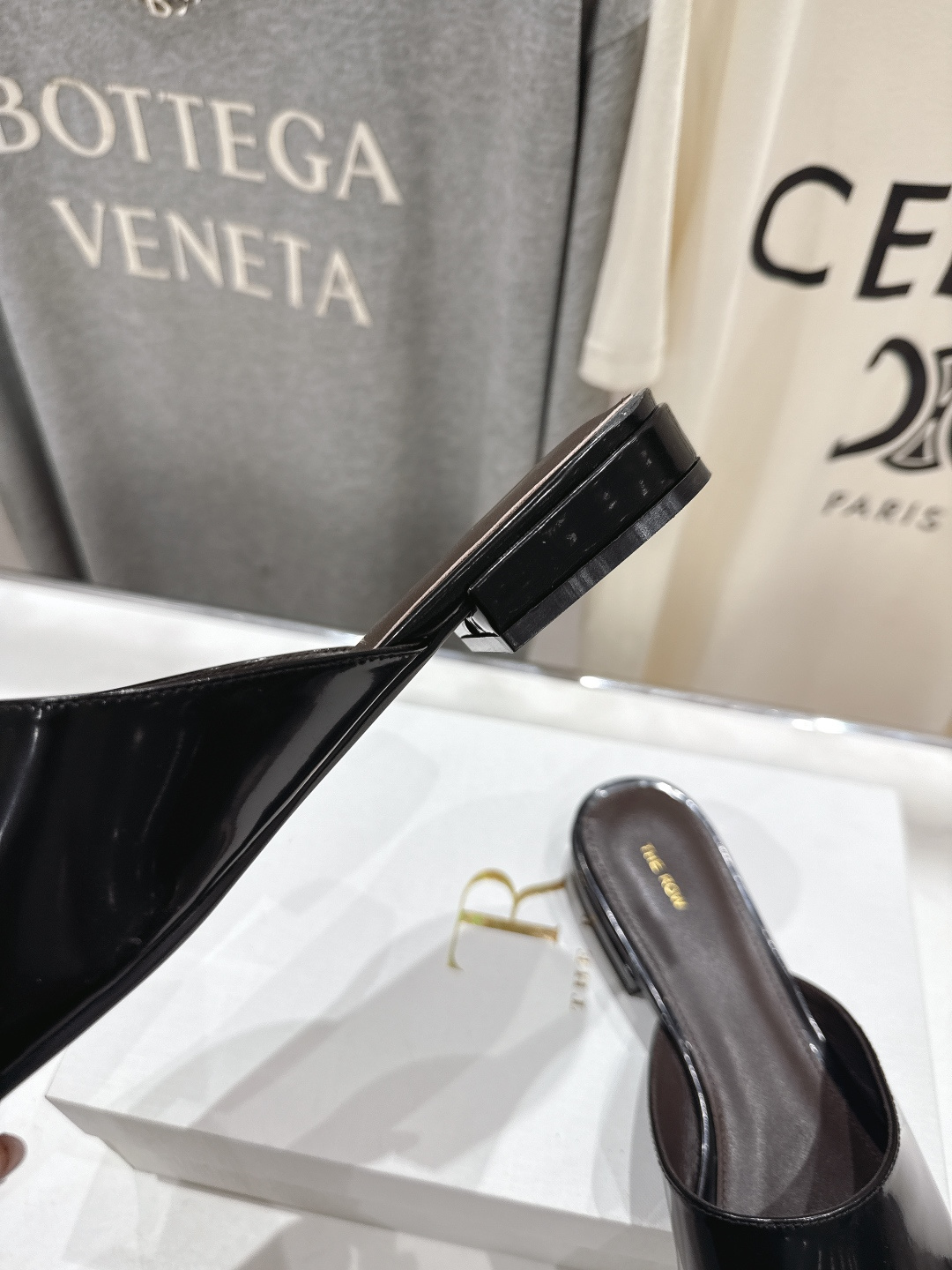 高版本出厂 the row 2026ss春夏走秀爆款小方头平底鞋玛丽珍半拖单鞋非常舒服的平底鞋，极简设计