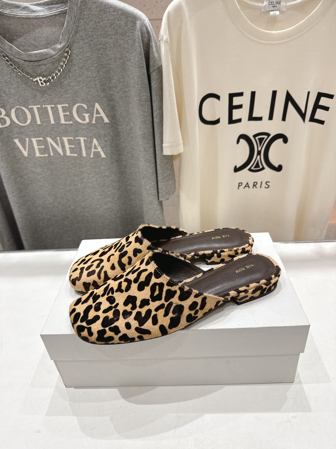 高版本出厂 the row 2026ss春夏走秀爆款小方头平底鞋玛丽珍半拖单鞋非常舒服的平底鞋，极简设计