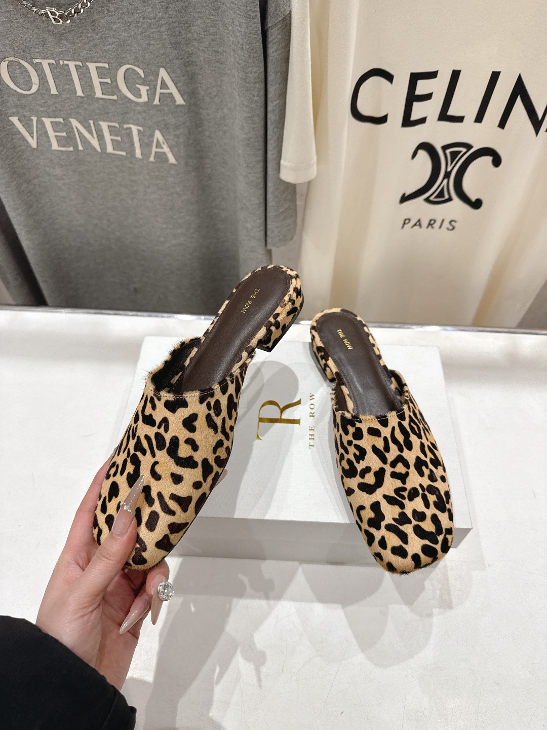 高版本出厂 the row 2026ss春夏走秀爆款小方头平底鞋玛丽珍半拖单鞋非常舒服的平底鞋，极简设计