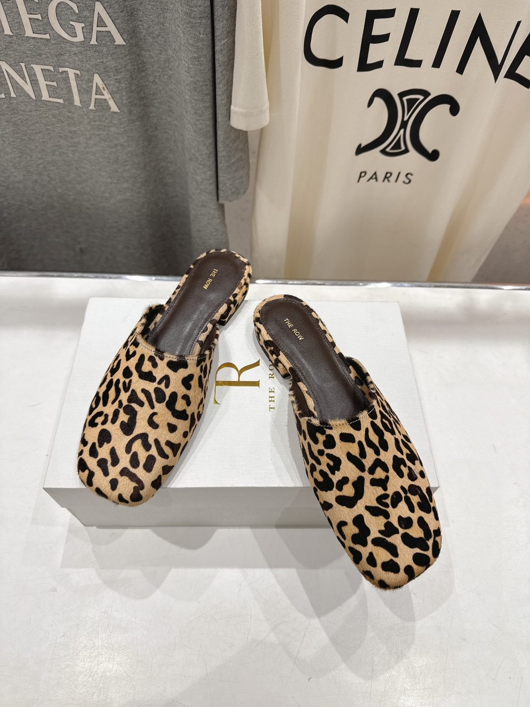 高版本出厂 the row 2026ss春夏走秀爆款小方头平底鞋玛丽珍半拖单鞋非常舒服的平底鞋，极简设计