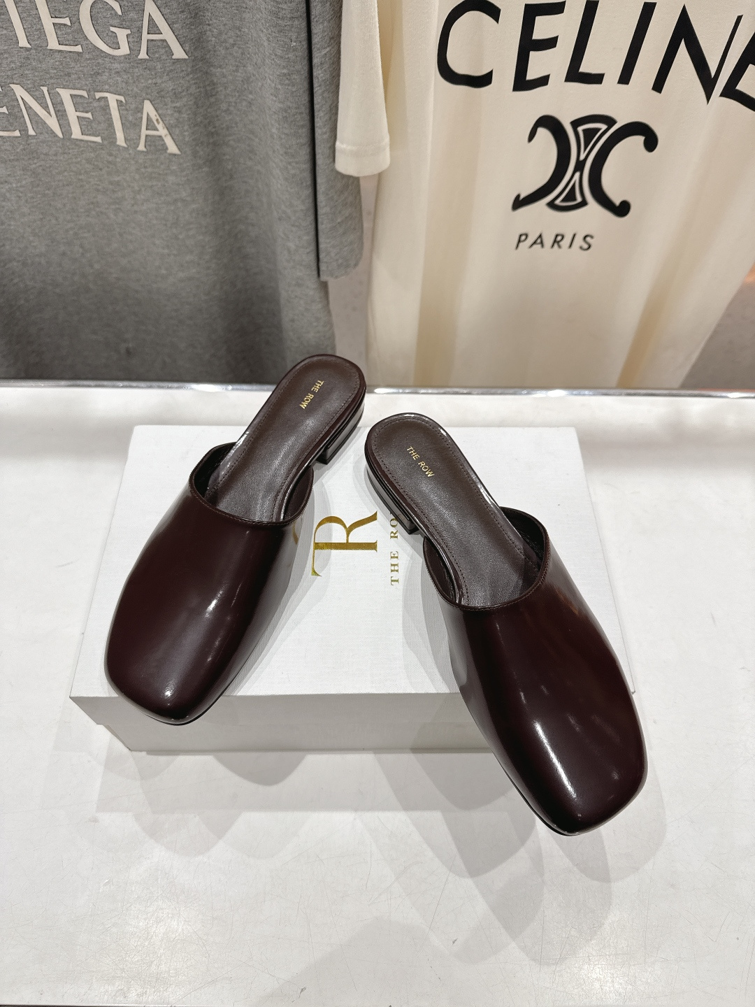 高版本出厂 the row 2026ss春夏走秀爆款小方头平底鞋玛丽珍半拖单鞋非常舒服的平底鞋，极简设计