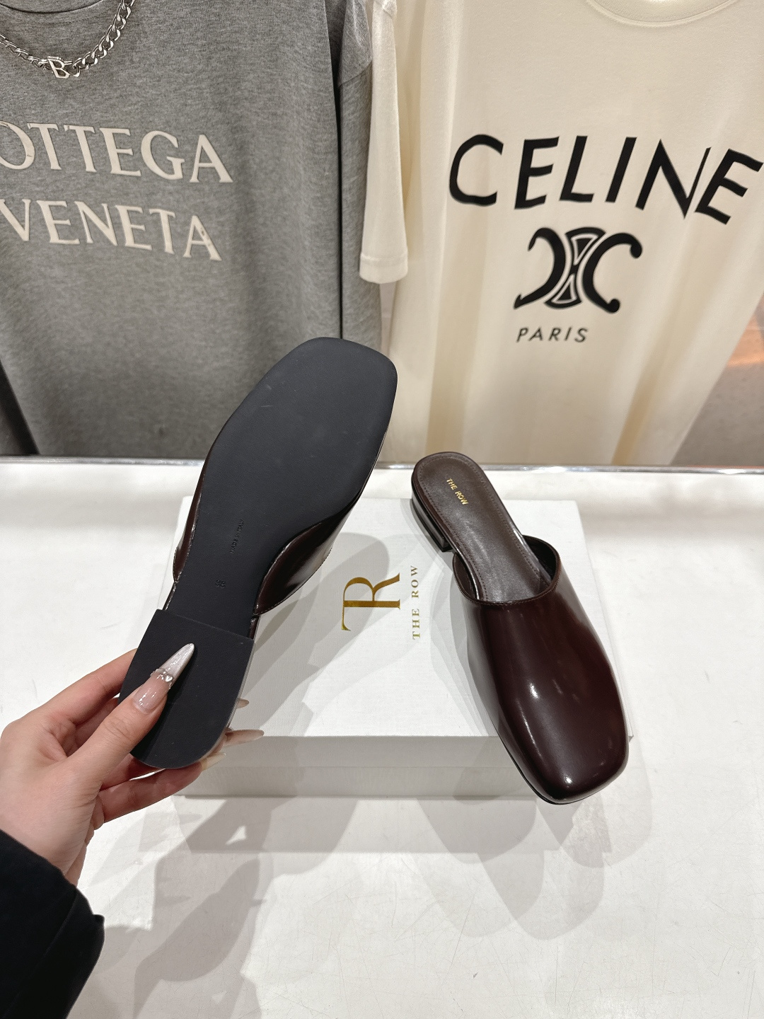 高版本出厂 the row 2026ss春夏走秀爆款小方头平底鞋玛丽珍半拖单鞋非常舒服的平底鞋，极简设计