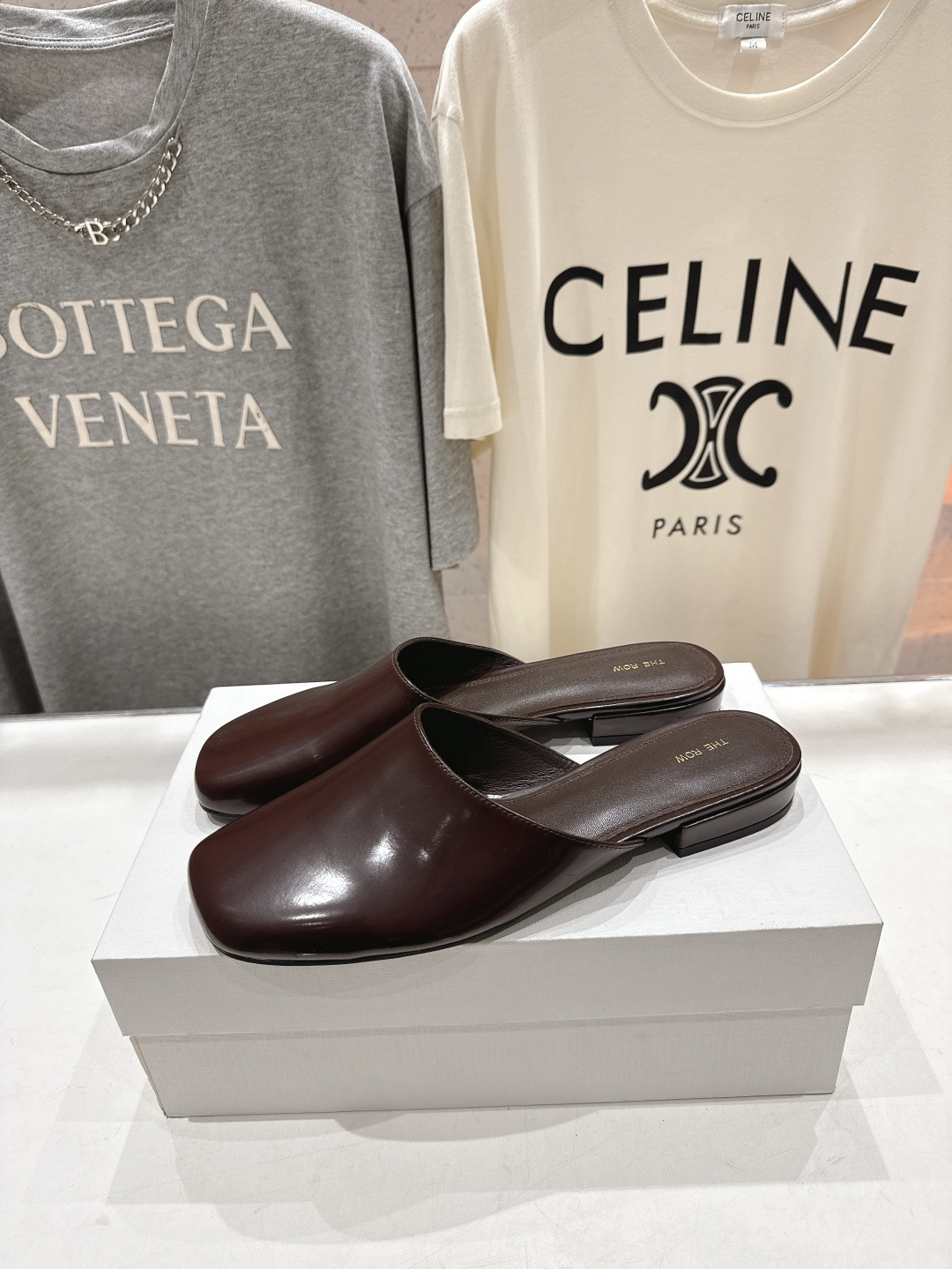 高版本出厂 the row 2026ss春夏走秀爆款小方头平底鞋玛丽珍半拖单鞋非常舒服的平底鞋，极简设计