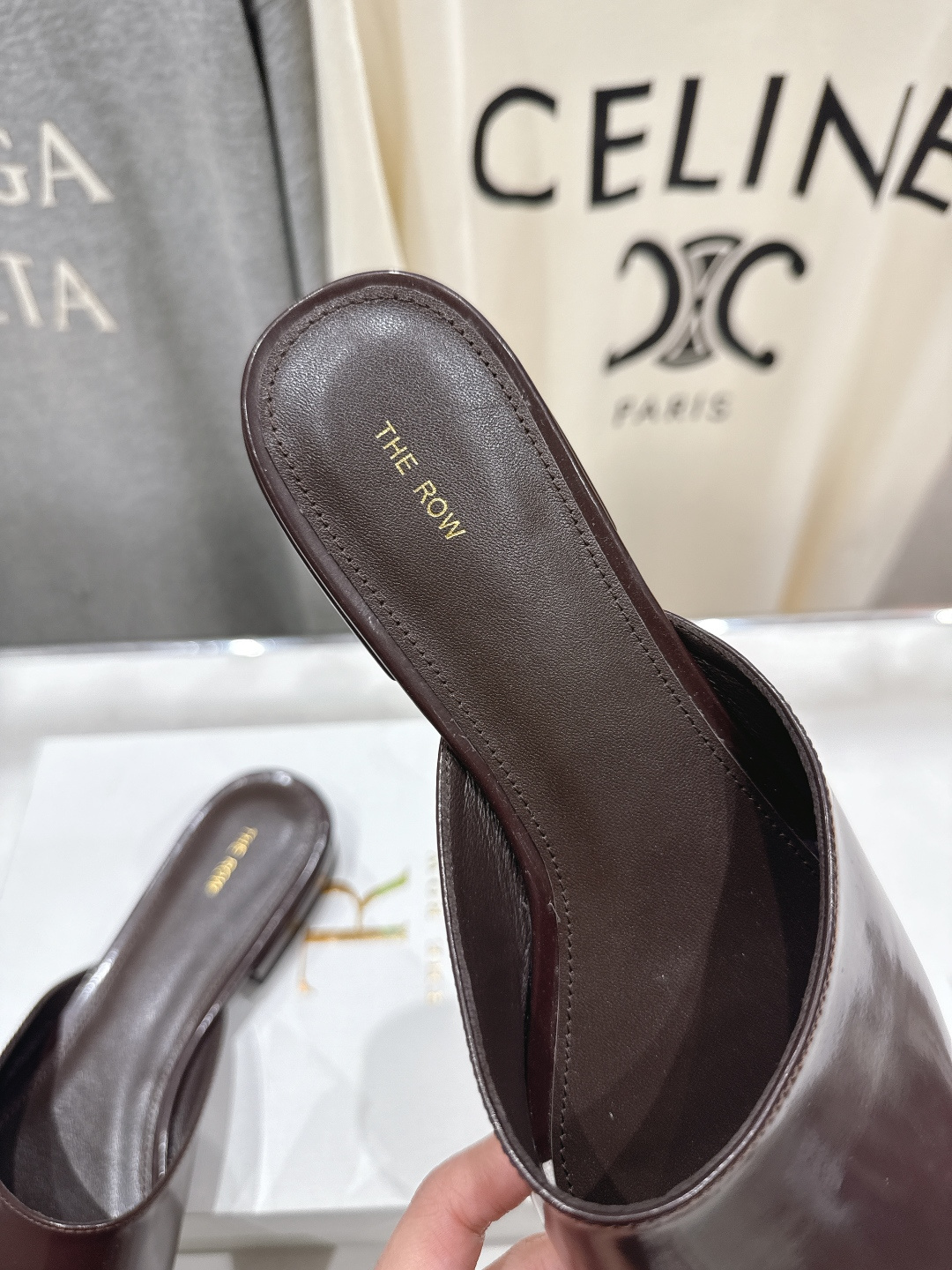 高版本出厂 the row 2026ss春夏走秀爆款小方头平底鞋玛丽珍半拖单鞋非常舒服的平底鞋，极简设计