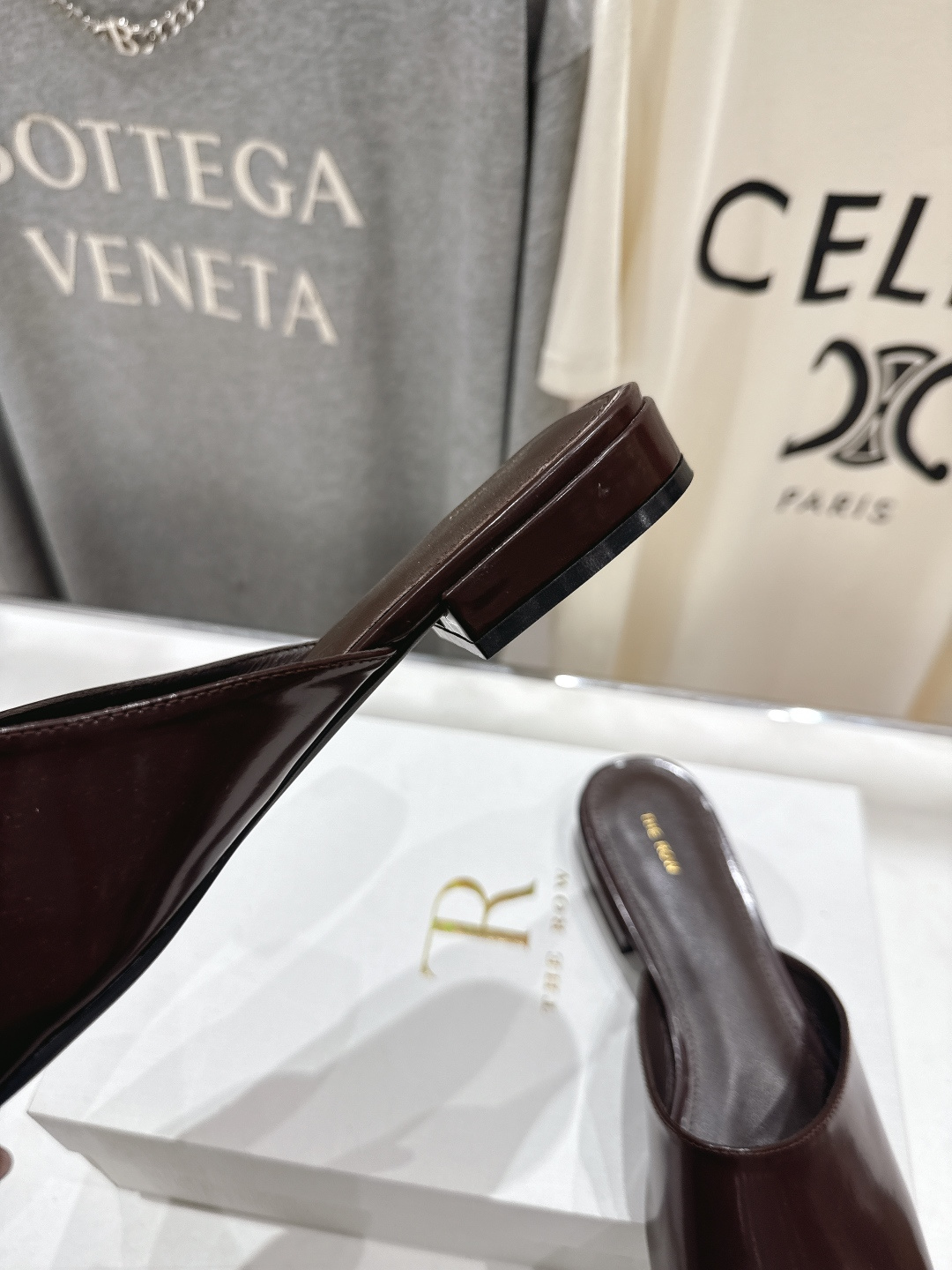 高版本出厂 the row 2026ss春夏走秀爆款小方头平底鞋玛丽珍半拖单鞋非常舒服的平底鞋，极简设计