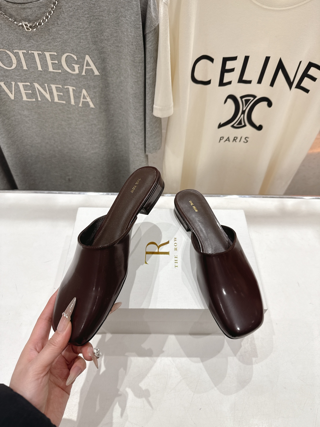 高版本出厂 the row 2026ss春夏走秀爆款小方头平底鞋玛丽珍半拖单鞋非常舒服的平底鞋，极简设计