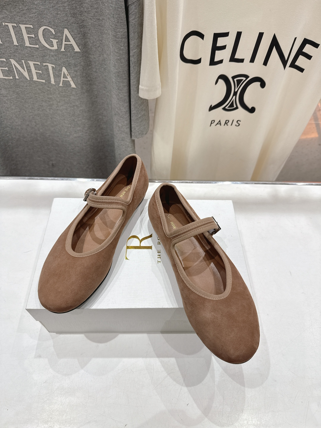 高版本出厂 the row 2026ss春夏走秀爆款平底鞋玛丽珍休闲鞋单鞋非常舒服的平底鞋，极简设计理念