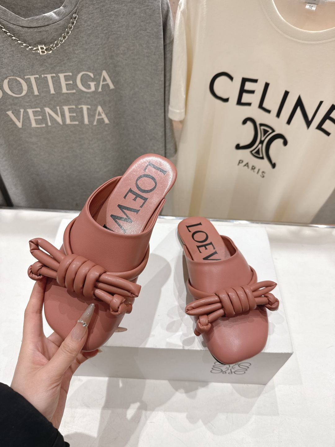 高版本出厂 LOEWE/罗意威F036 26ss春夏新款平底复古半包拖鞋乐福鞋懒人鞋原版购入，细节把控到