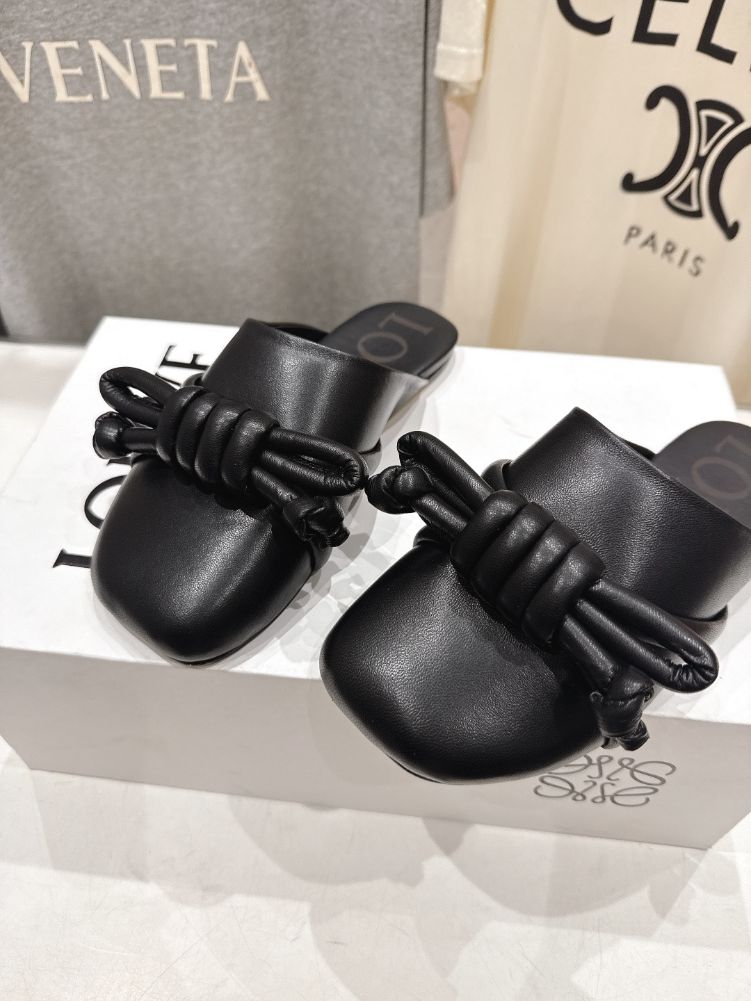 高版本出厂 LOEWE/罗意威F036 26ss春夏新款平底复古半包拖鞋乐福鞋懒人鞋原版购入，细节把控到