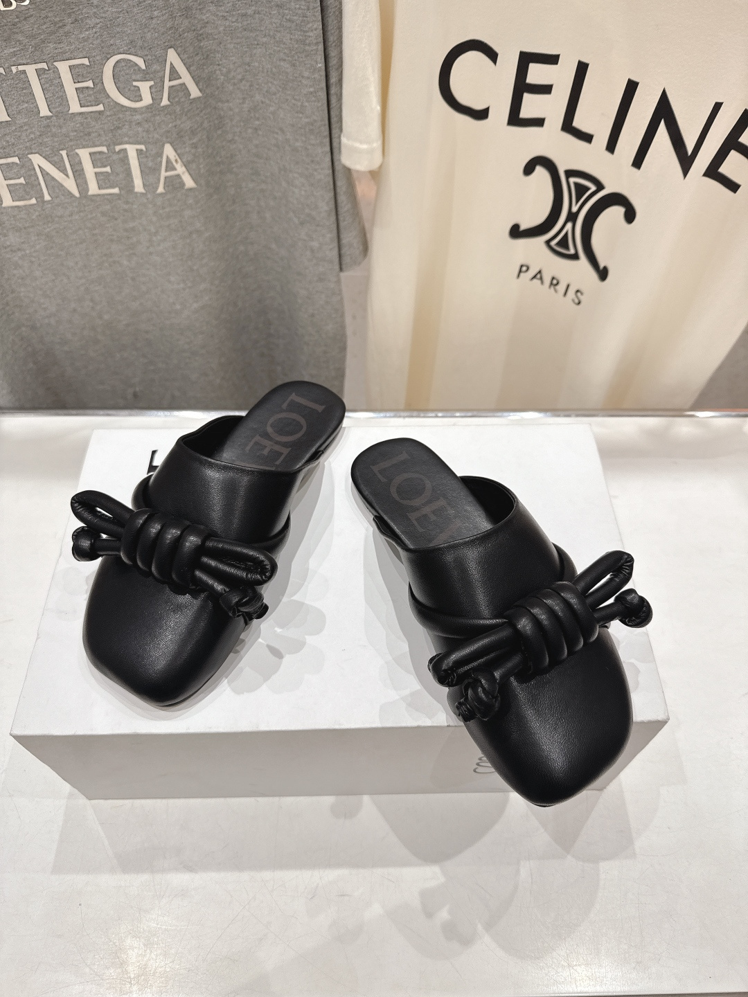 高版本出厂 LOEWE/罗意威F036 26ss春夏新款平底复古半包拖鞋乐福鞋懒人鞋原版购入，细节把控到