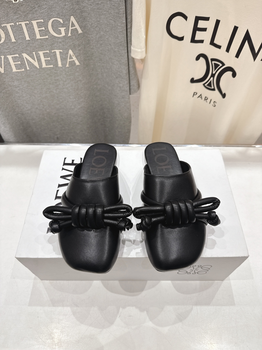 高版本出厂 LOEWE/罗意威F036 26ss春夏新款平底复古半包拖鞋乐福鞋懒人鞋原版购入，细节把控到