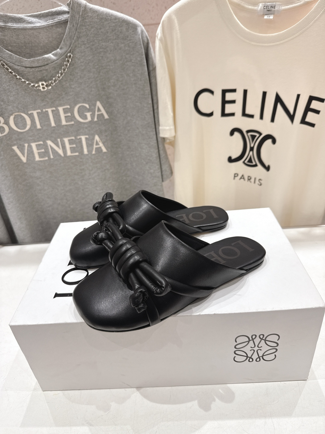 高版本出厂 LOEWE/罗意威F036 26ss春夏新款平底复古半包拖鞋乐福鞋懒人鞋原版购入，细节把控到