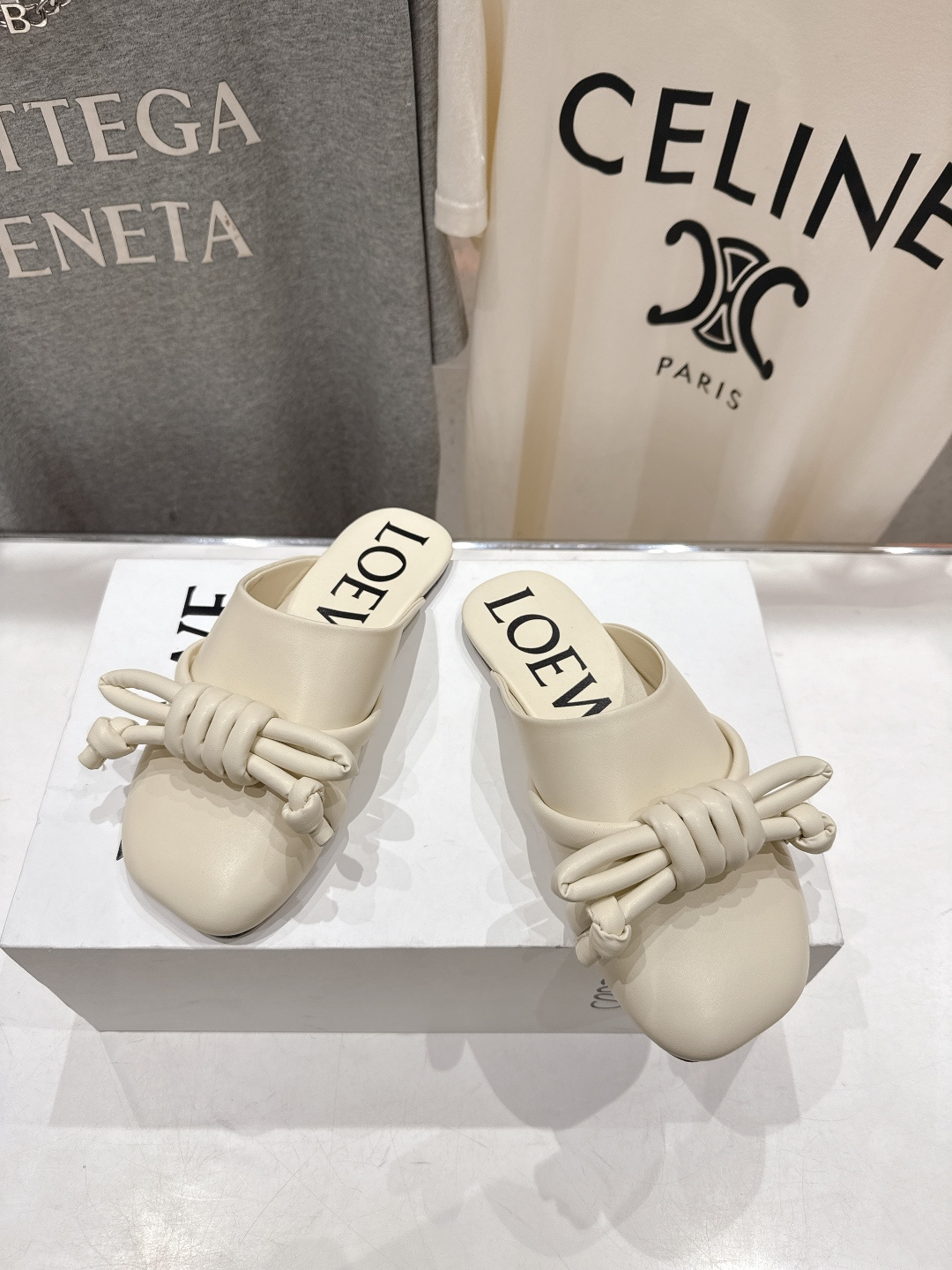 高版本出厂 LOEWE/罗意威F036 26ss春夏新款平底复古半包拖鞋乐福鞋懒人鞋原版购入，细节把控到