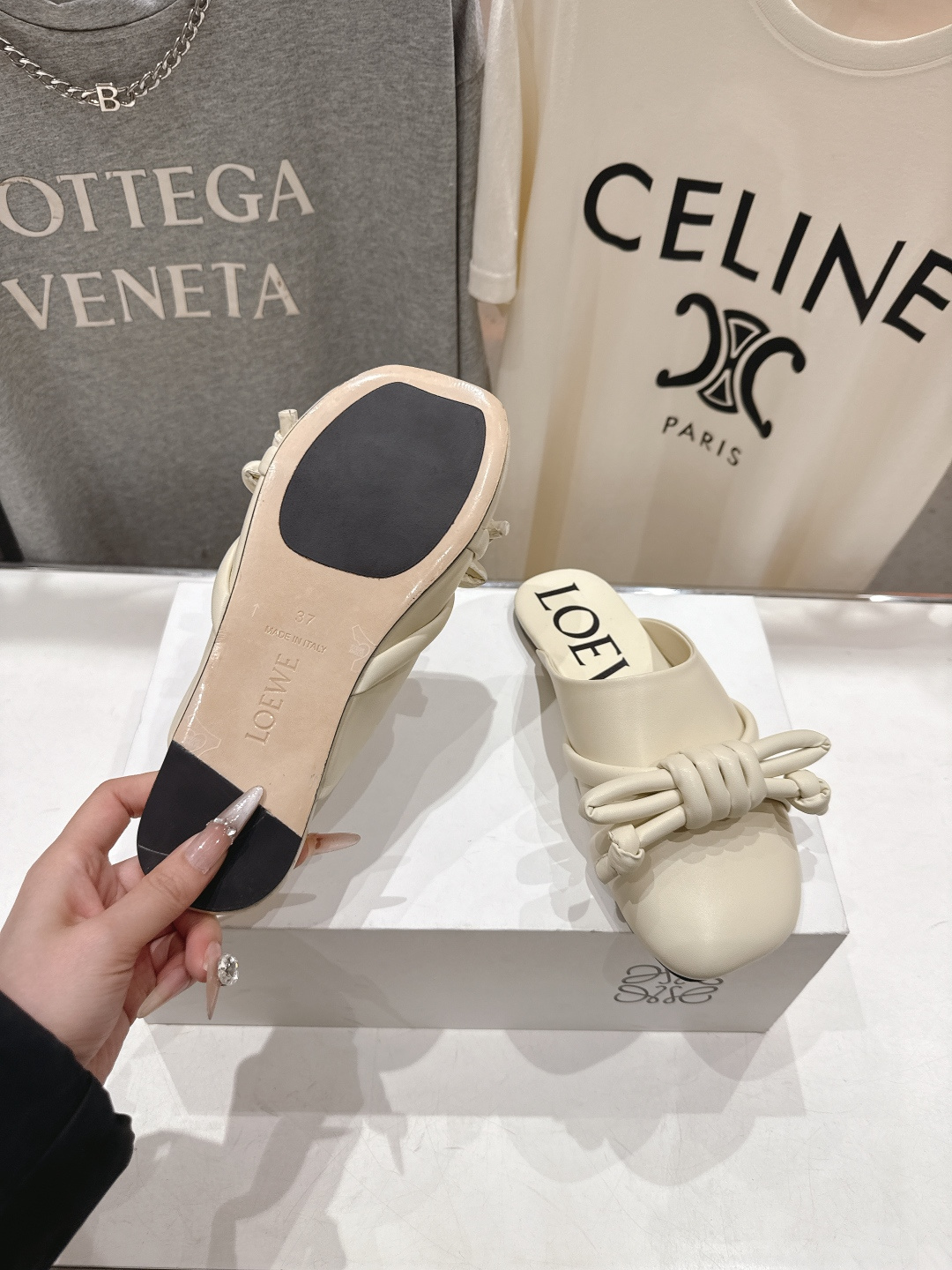 高版本出厂 LOEWE/罗意威F036 26ss春夏新款平底复古半包拖鞋乐福鞋懒人鞋原版购入，细节把控到