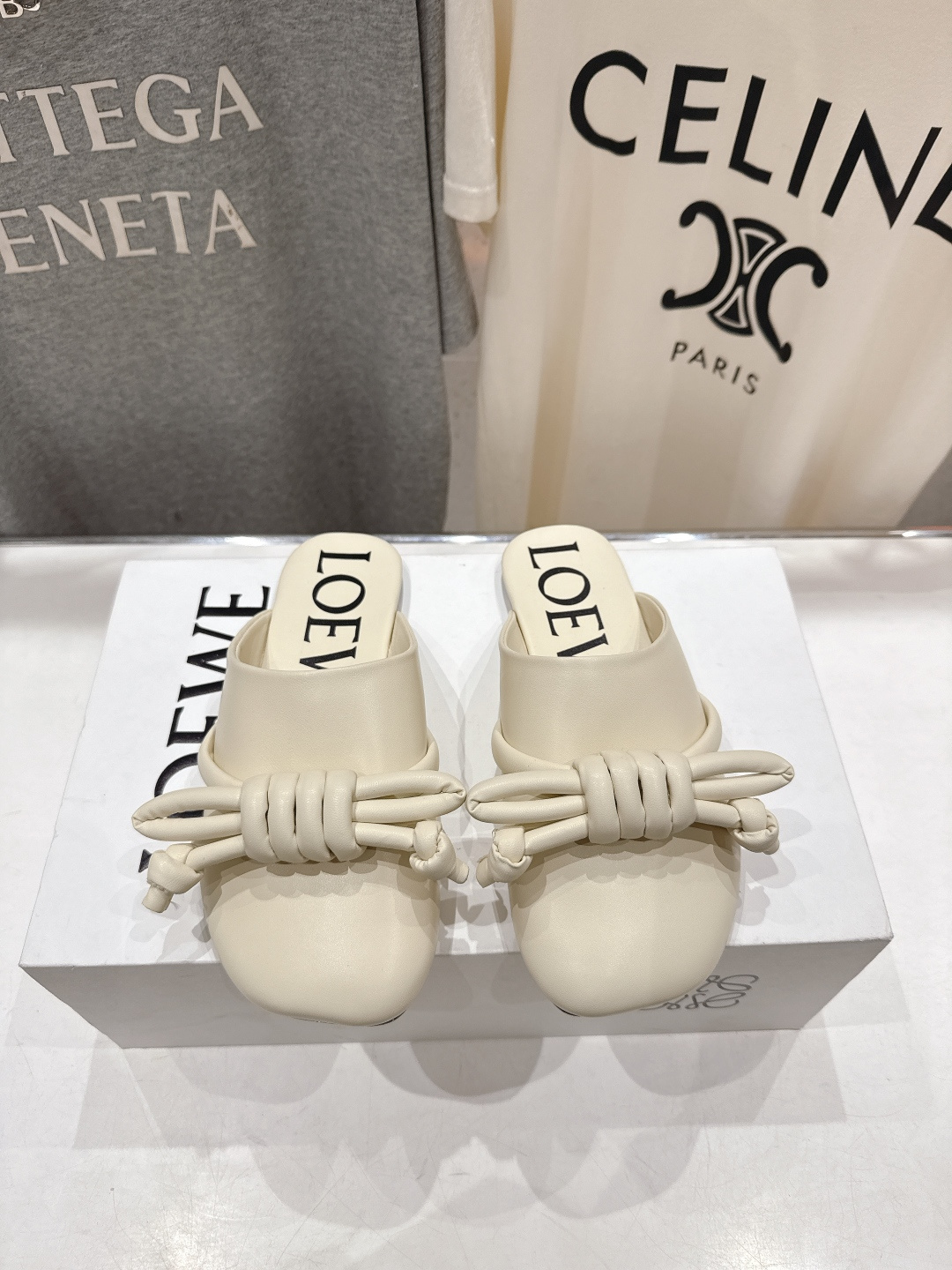 高版本出厂 LOEWE/罗意威F036 26ss春夏新款平底复古半包拖鞋乐福鞋懒人鞋原版购入，细节把控到