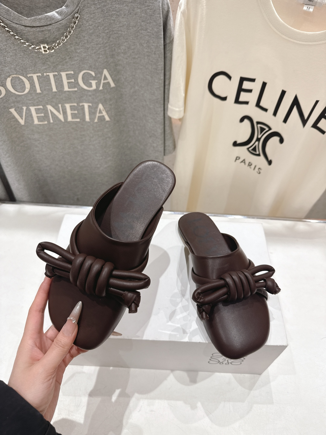 高版本出厂 LOEWE/罗意威F036 26ss春夏新款平底复古半包拖鞋乐福鞋懒人鞋原版购入，细节把控到