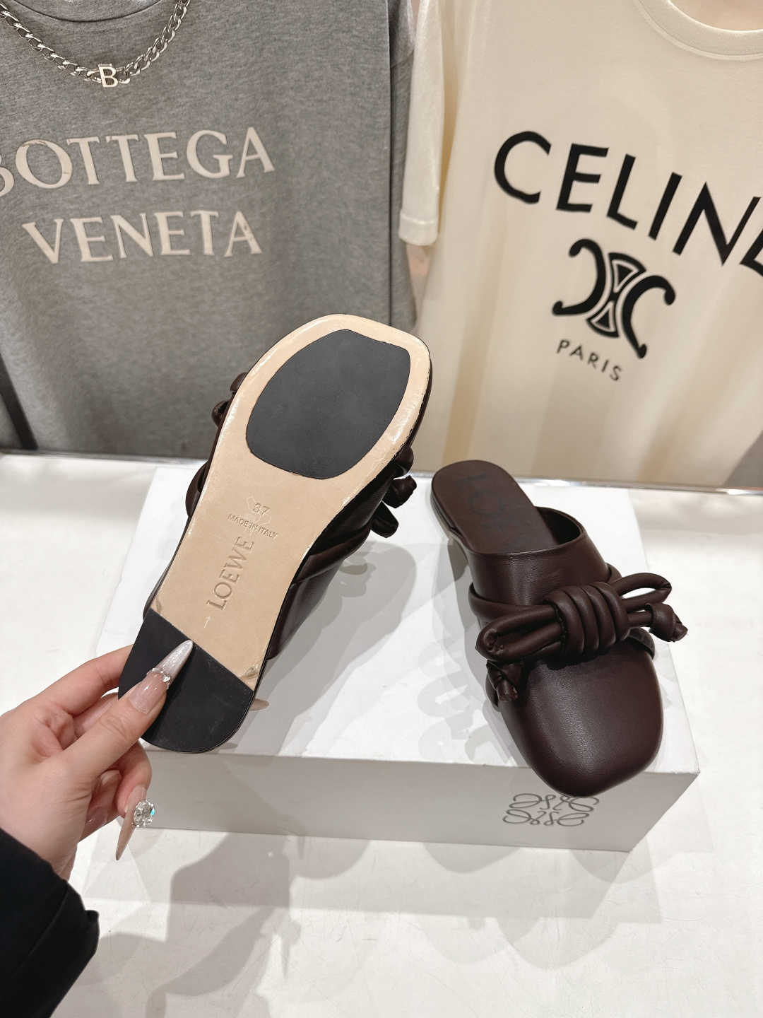 高版本出厂 LOEWE/罗意威F036 26ss春夏新款平底复古半包拖鞋乐福鞋懒人鞋原版购入，细节把控到