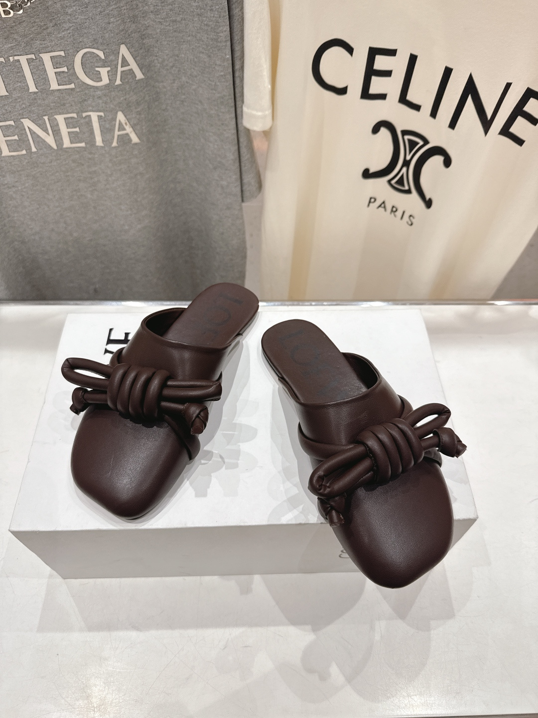 高版本出厂 LOEWE/罗意威F036 26ss春夏新款平底复古半包拖鞋乐福鞋懒人鞋原版购入，细节把控到