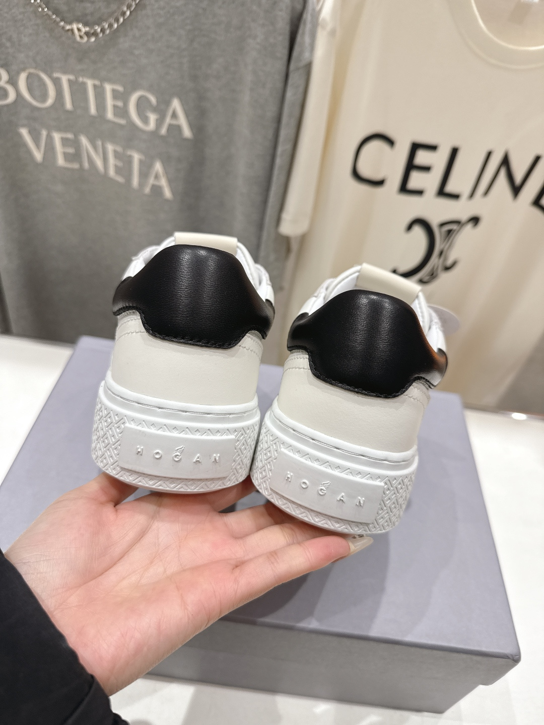 高版本出厂 HOGAN/霍根F051 2026ss新款厚底系带休闲运动鞋全新整体鞋型线条优美且具动感，将