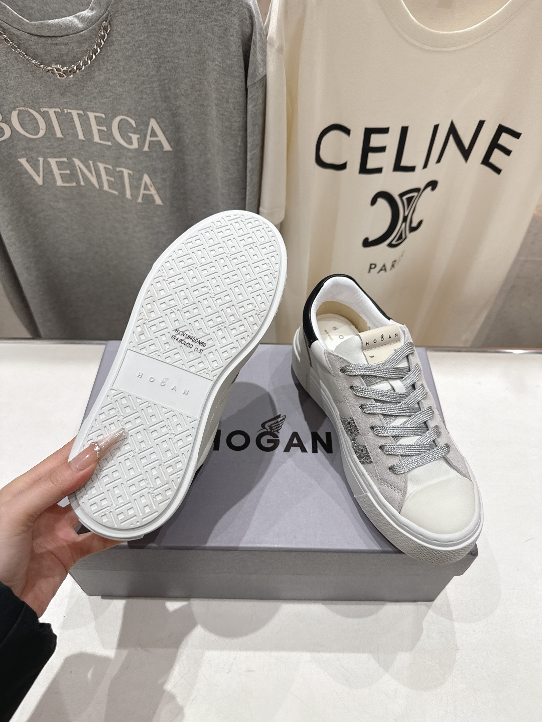 高版本出厂 HOGAN/霍根F051 2026ss新款厚底系带休闲运动鞋全新整体鞋型线条优美且具动感，将
